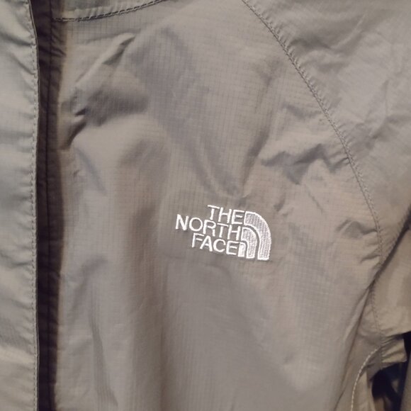 The North Face Women's HyVent 2.5L Waterproof Nylon Jacket - Picture 3 of 12